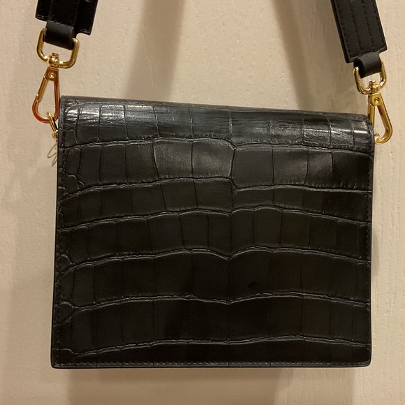 New JW PEI Black Mini Shoulder Croc Embossed Faux Leather Bag with Gold Hardware - Picture 2 of 9